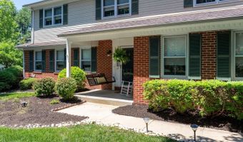 114 W SAVANNAH Dr, Bear, DE 19701