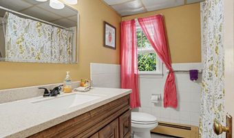 10 Crest Rd, Danbury, CT 06811