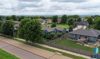 212 S Augusta Ave, Brandon, SD 57005