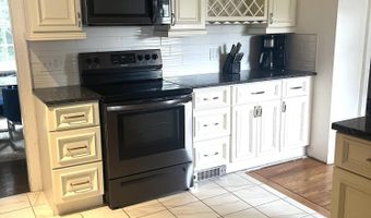 9 Birch Hill Rd, Albany, NY 12211