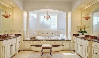 4 Pine Tree Ln, Lincoln, RI 02865