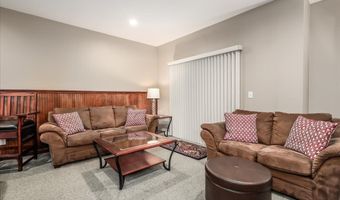 18 Lawrence Ave 18, Danbury, CT 06810