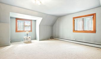 423 Winsor Dr, Antioch, IL 60002