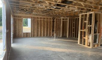 81 Coachman Ln, Autryville, NC 28318