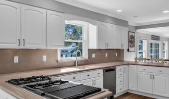 23 Pelican Dr, Bayville, NJ 08721