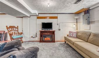 584 Stanley Rd, Akron, OH 44312