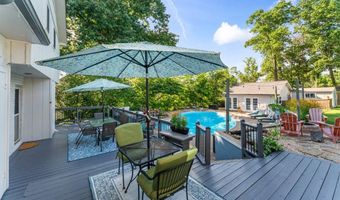 702 Dewoody Dr, Bentonville, AR 72712