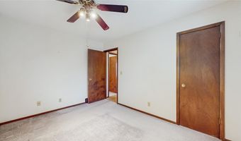 512 12th Ave NW, Altoona, IA 50009