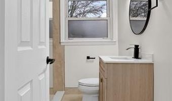 8664 Louise Ave, Allen Park, MI 48101