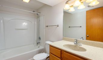 4817 Waller St, Ames, IA 50014