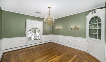 11 Strawberry Hill Rd, Bedford, NH 03110