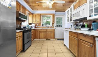 24 Perrin St, Attleboro, MA 02703