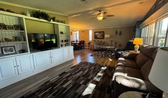 133 HAMPTON Dr E, Auburndale, FL 33823