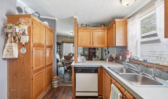 953 Savannah River Dr, Adrian, MI 49221