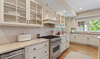3120 Windmill Dr, Adrian, MI 49221
