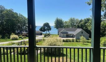 11 Treat St, Belfast, ME 04915