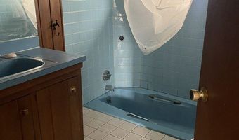 102 Riverview Ave, Branford, CT 06405