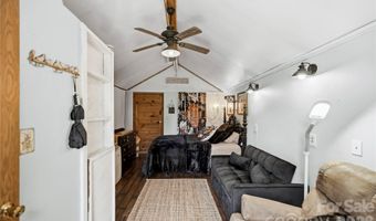 611 Pole Creasman Rd, Asheville, NC 28806