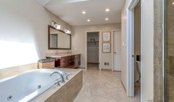 1801 N Dover Ct, Arlington Heights, IL 60004