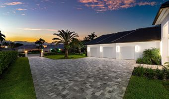 100 Glenbrook Ct, Atlantis, FL 33462