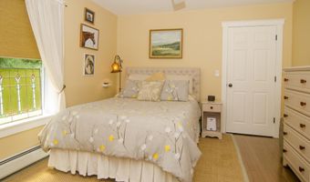 488 Kittredge Rd, Barton, VT 05822