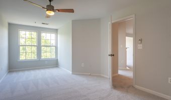 4951 BRENMAN PARK Dr 410, Alexandria, VA 22304
