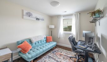 51 Mountain View Dr, Brookfield, CT 06804