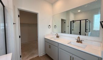 120 Peeps Ct, Adkins, TX 78101