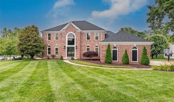 1101 Courtwood Cir, Ballwin, MO 63011