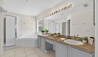7711 Nottinghill Sky Dr, Apollo Beach, FL 33572