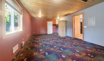 1135 1ST St NE, Bandon, OR 97411