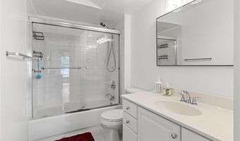 2155 Mason Green Dr, Ballwin, MO 63011