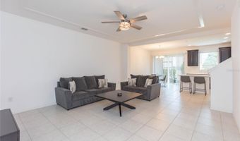 6256 CAMINO Dr, Apollo Beach, FL 33572