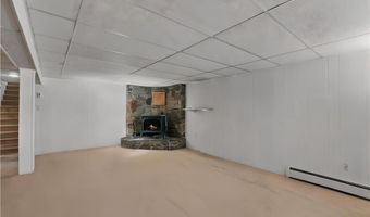 6 Wabasso Ter, Middletown, RI 02842