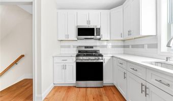 72 Wilbur Rd, Lincoln, RI 02865