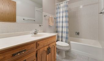 39081 N Sheridan Rd, Antioch, IL 60002