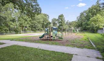 47 Fayette Ln, Aberdeen, NJ 07747