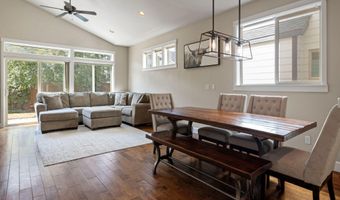 61202 Dayspring Dr, Bend, OR 97702