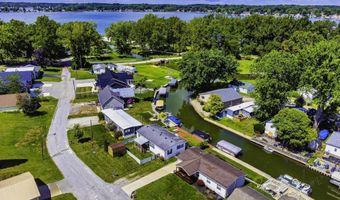 260 Lane 103 Crooked Lk, Angola, IN 46703