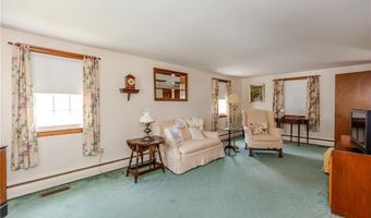 19 Longue Vue Ave, North Providence, RI 02904