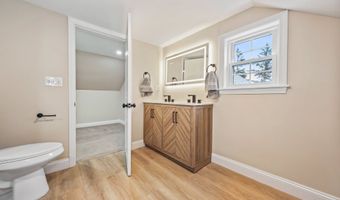 90 Battle St, Bristol, CT 06010