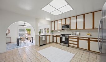 802 Pahumele Pl, Kailua, HI 96734