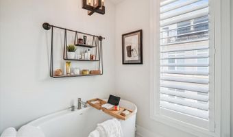 8229 RIVER Rd, Bethesda, MD 20817