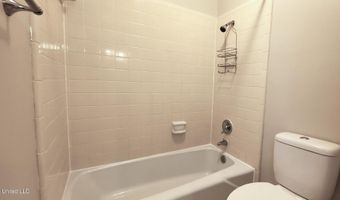 2714 English Dr, Ocean Springs, MS 39564