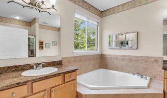 4 Faulkners Pl, Barnegat, NJ 08005