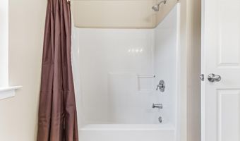 5 Overlook Ct, Bayville, NJ 08721