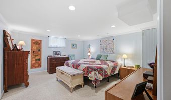 1116 N ROOSEVELT St N, Arlington, VA 22205