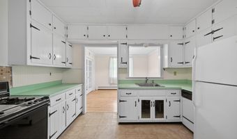 16 Oneida Ave, Atlantic Highlands, NJ 07716