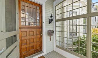 17 Everett St, Newport, RI 02840