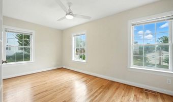 2134 S LOWELL St, Arlington, VA 22204